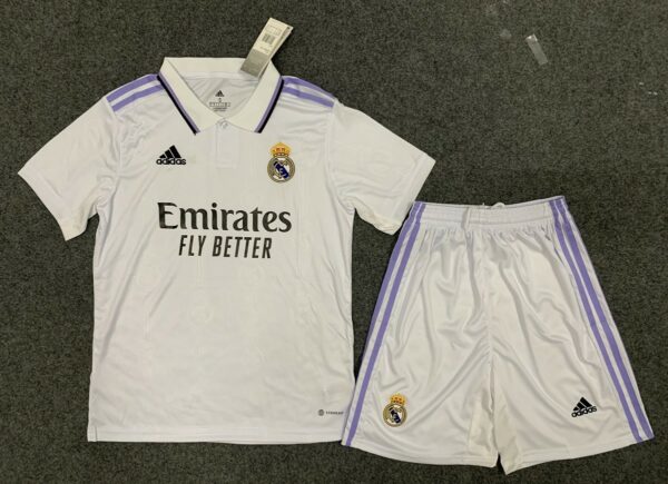 Ensemble Football Maillot et short Adultes et Enfants Real Madrid Domicile 2022/2023